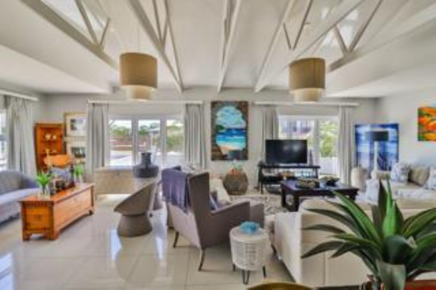 5 Bedroom Property for Sale in Van Riebeeckstrand Western Cape